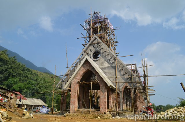Cập nhật hình ảnh xây dựng nhà thờ Hầu Thào - Tháng 9/2012