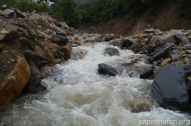 BẢN KHOANG ĐIÊU TÀN SAU LŨ QUÉT - THÁNG 9/2013