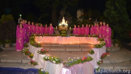 Tôn vinh Đức Mẹ ngày cuối Tháng Hoa 2015